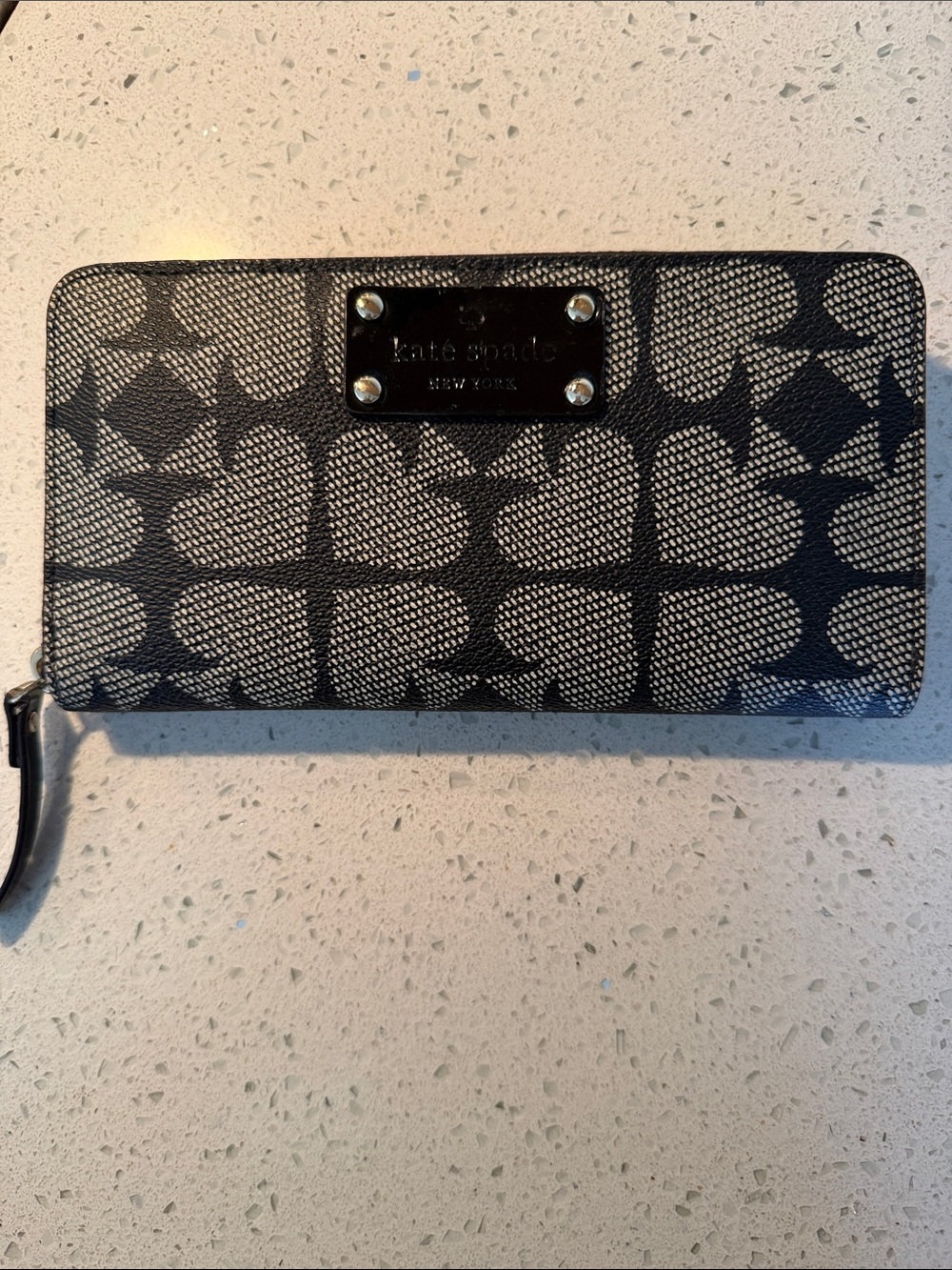 kate spade Black Heart Zip-Around Card Holder Wallet